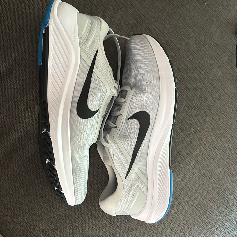 Men’s Nike Air Zoom Structure Shoes